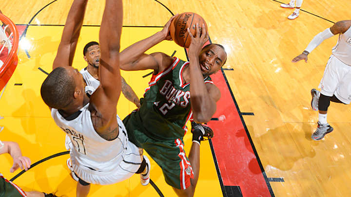 Source: Bucks trade Luc Mbah a Moute to Kings for 2016 draft pick
