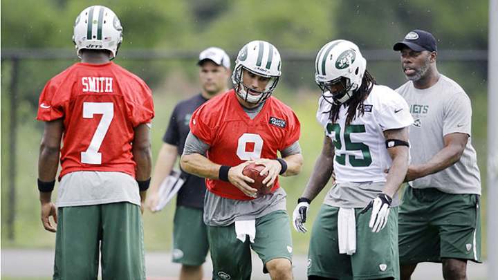 New York Jets cut QB Brady Quinn, promote LB Danny Lansanah