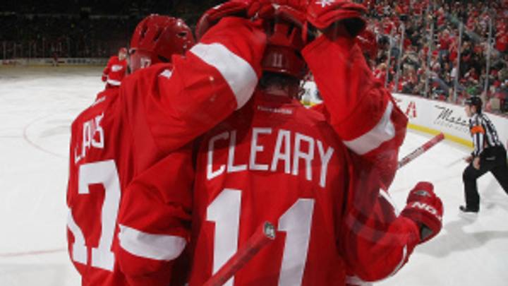 Dan Cleary returns to Detroit Red Wings for one year, $1.75M