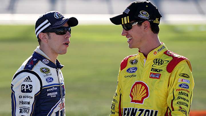 Joey Logano takes pole for first Chase race at Chicagoland