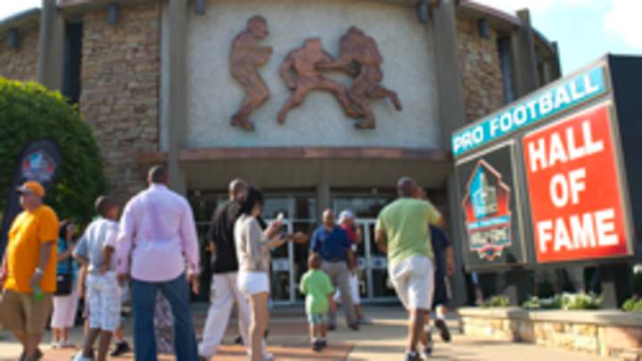 Four first-time Hall of Fame finalists include Warren Sapp, Michael Strahan