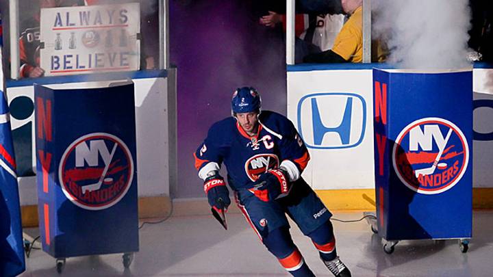 Islanders trade captain Mark Streit to Flyers Islanders trade captain Mark Streit to Flyers