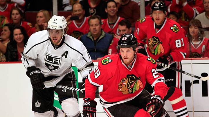 NHL playoffs: Blackhawks humble Kings 4-2, grab 2-0 series advantage