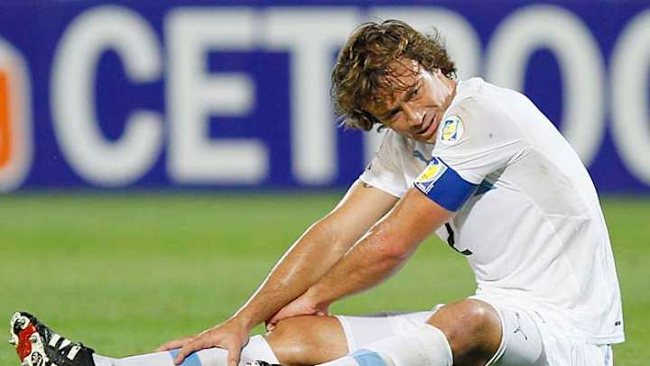 PSG loans Diego Lugano to Malaga PSG loans Diego Lugano to Malaga