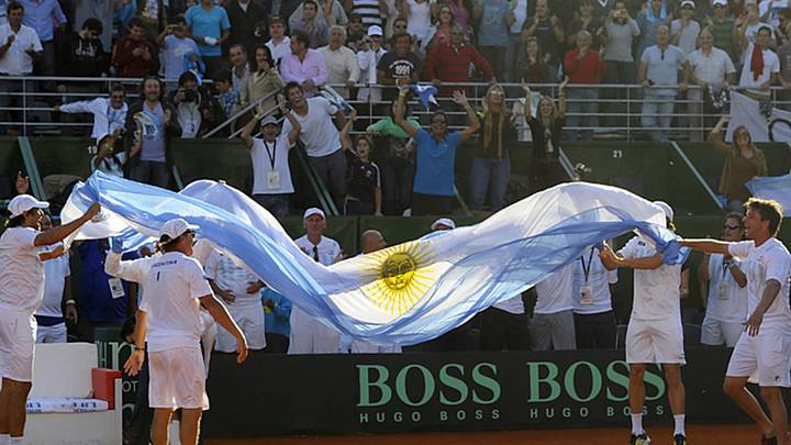 Argentina beats France, headed to Davis Cup semifinals