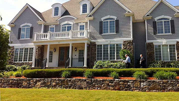 Search warrants may be released in Aaron Hernandez case