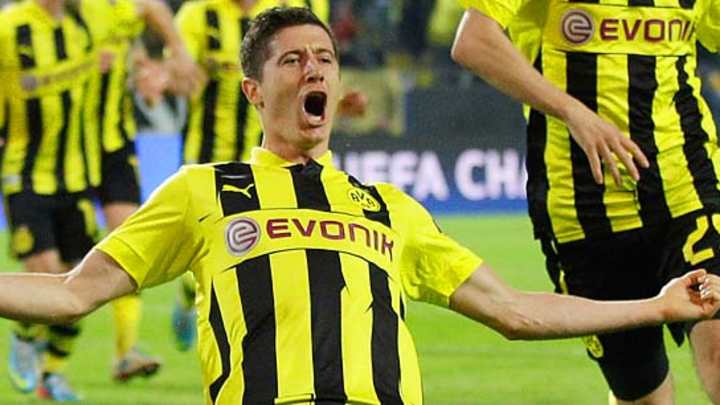 Bayern Munich denies report of Robert Lewandowski contract