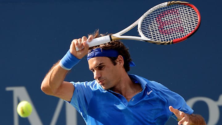 In unfamiliar role, Federer off to good start at U.S. Open