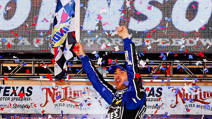 Jimmie Johnson takes Sprint Cup lead with dominating win at Texas