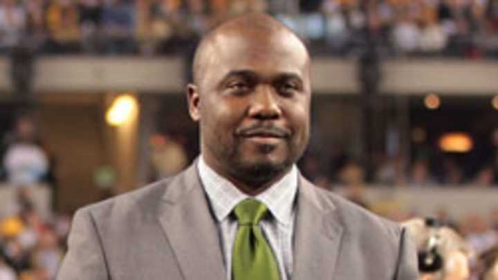 Marshall Faulk: Patriots cheated to beat Rams in Super Bowl Marshall Faulk: Patriots cheated to beat Rams in Super Bowl
