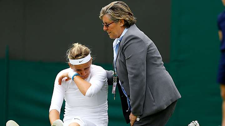 Nasty fall didn't stop Azarenka in first round at Wimbledon