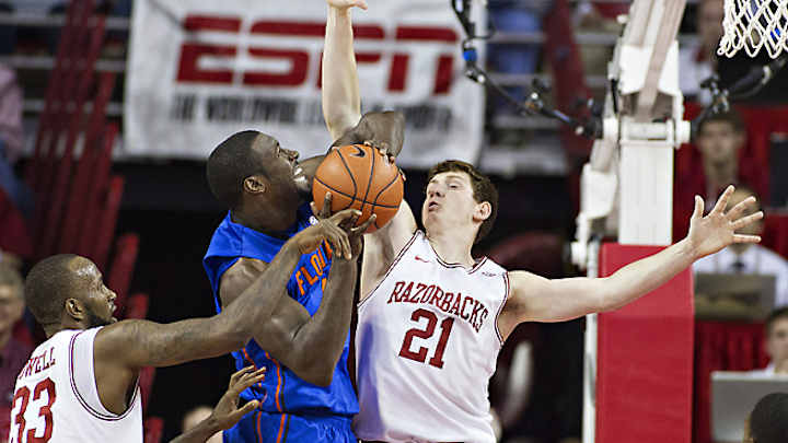 Arkansas's Hunter Mickelson transfers to Kansas