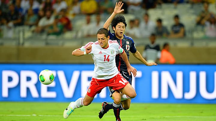 Chicharito double leads Mexico past Japan, 2-1