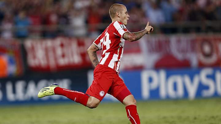 Weiss, Ronaldo complete dribbling finishes; more Champions League goals