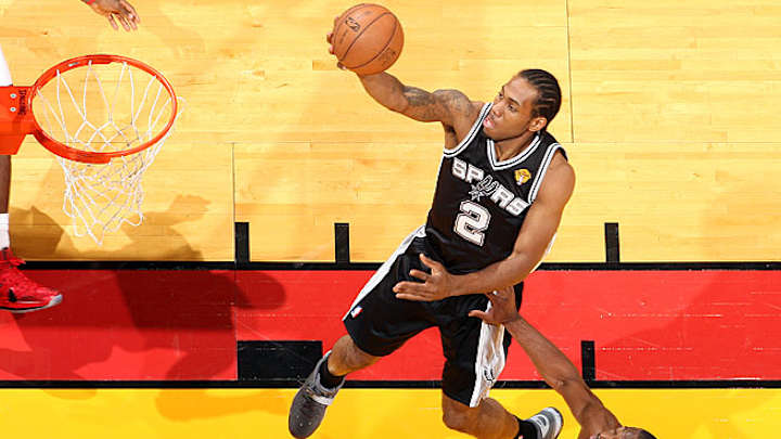 Spurs' Leonard out, three players in for Team USA camp