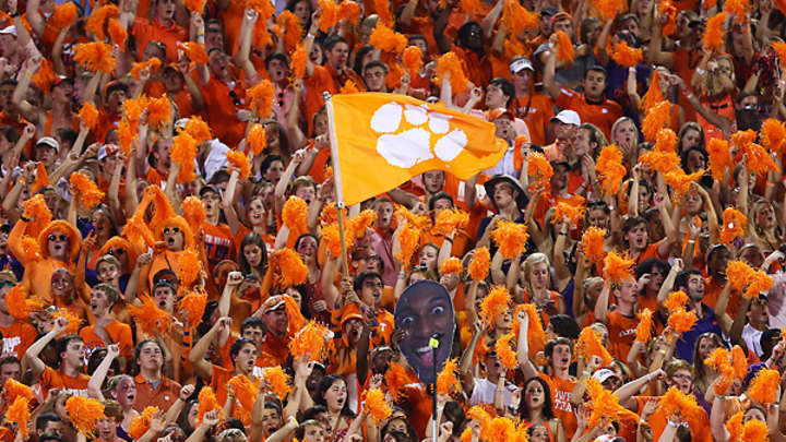 Between The Hashes Week 1: Clemson fans, QB Vernon Adams lead the way
