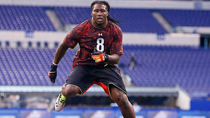 Bears sign draft picks Greene, Wilson to four-year deals