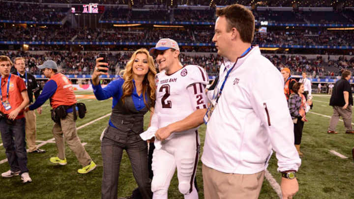 Autograph broker says Johnny Manziel accepted $7,500 for signing helmets Autograph broker says Johnny Manziel accepted $7,500 for signing helmets