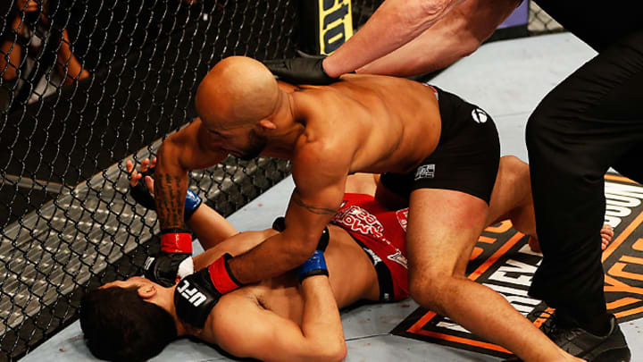 Demetrious "Mighty Mouse" Johnson lives up to billing in knockout win