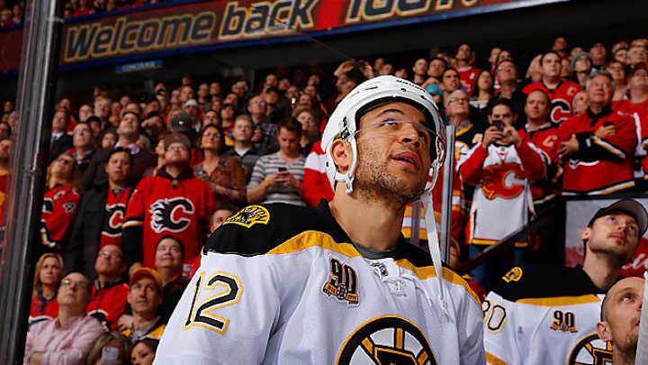 Flames fans honor Jarome Iginla in his return to Calgary