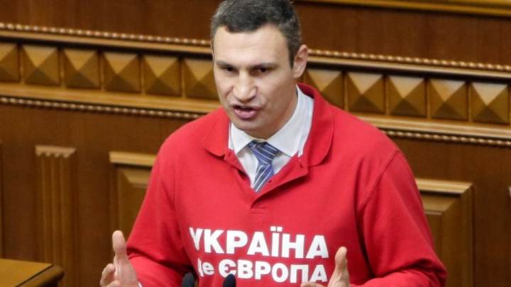 WBC heavyweight champion Vitali Klitschko vacates title