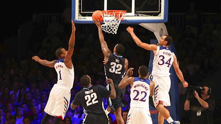 Villanova stuns No. 2 Kansas; holiday tournament roundup Villanova stuns No. 2 Kansas; holiday tournament roundup
