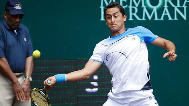 Nicolas Almagro reaches U.S. Clay Court Championships final