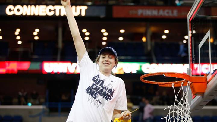 Breanna Stewart finds her footing, leads UConn to eighth title