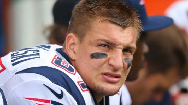 Agent: Patriots tight end Rob Gronkowski cleared to play Sunday