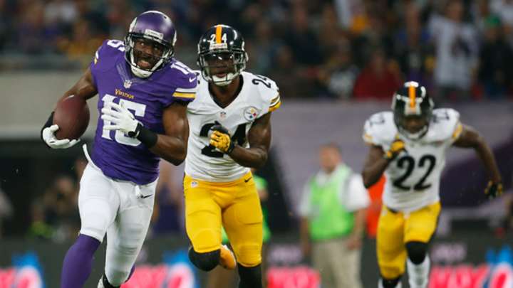 Greg Jennings runs through Steelers defense for 70-yard touchdown