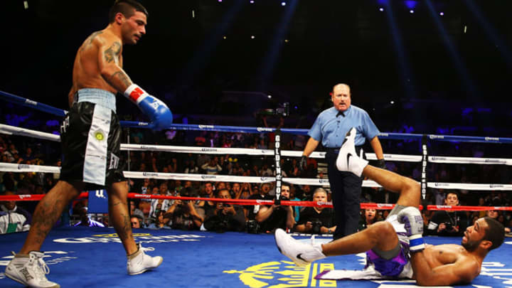 Matthysse stops Peterson with KO win in third round Matthysse stops Peterson with KO win in third round