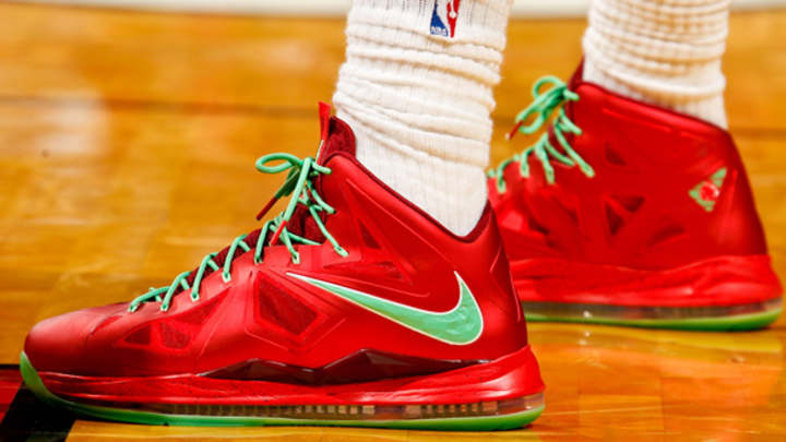 Report: LeBron James considering bid for players' union president