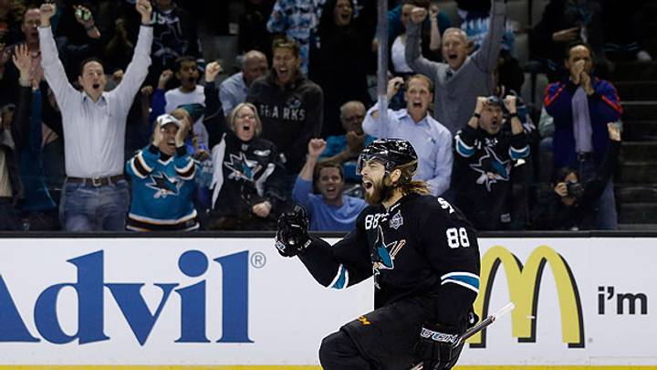 NHL playoffs: Sharks hang on in third, beat Kings 2-1 to even series at 2-2 NHL playoffs: Sharks hang on in third, beat Kings 2-1 to even series at 2-2
