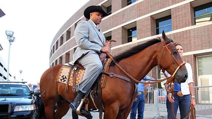 Charles Barkley: Auburn fans will be 'rolling trees' with Gus Malzahn Charles Barkley: Auburn fans will be 'rolling trees' with Gus Malzahn