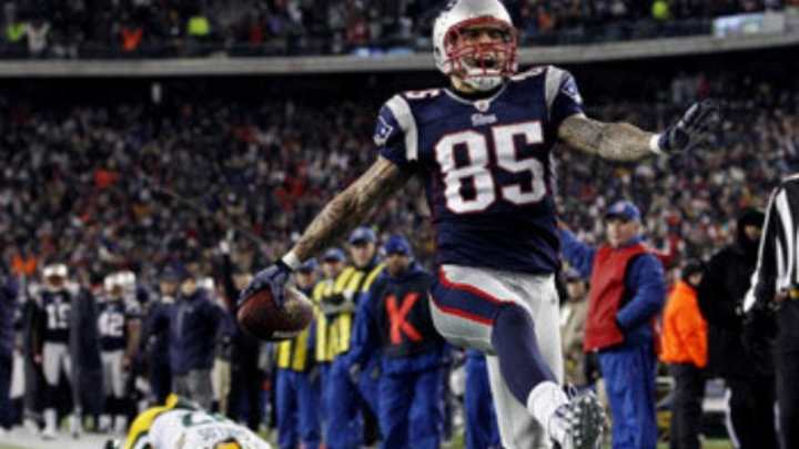 Pro Football Hall of Fame removes Aaron Hernandez photo from display