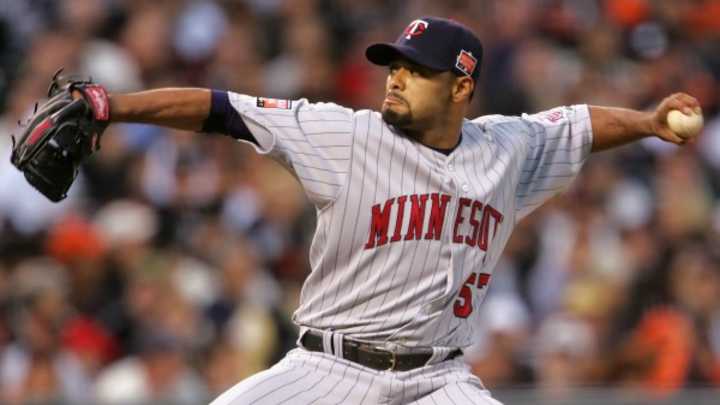 Report: Twins among teams looking at Johan Santana's shoulder Report: Twins among teams looking at Johan Santana's shoulder