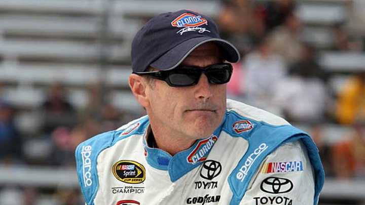 Bobby Labonte to enter Daytona 500 with Phoenix Racing