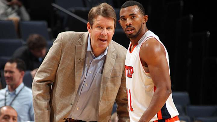 UTEP: Tim Floyd meets with USC about old job