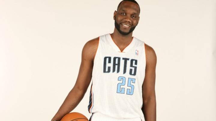 Bobcats center Al Jefferson hopeful to play in opener after spraining ankle