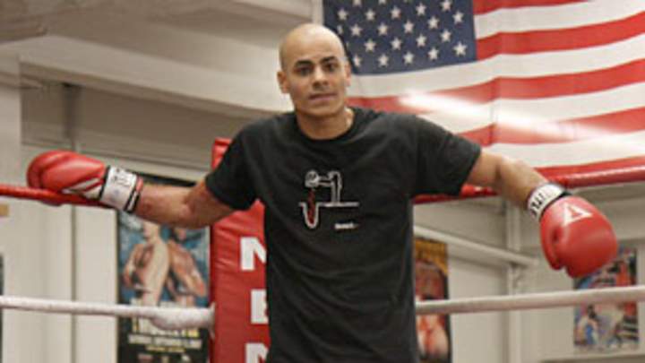 Santana's bid to get in contention for world title bout derailed again