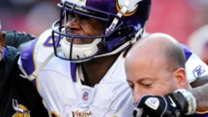 Vikings coach to defense: "Touch Adrian Peterson and you're cut"