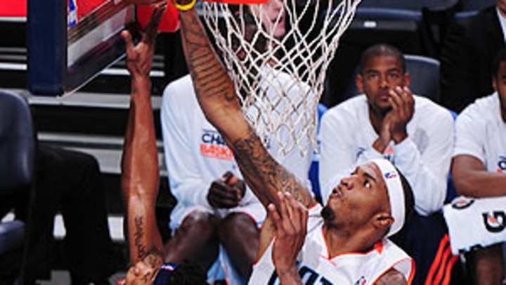 Bobcats' Thomas will miss at least 2 months with calf injury