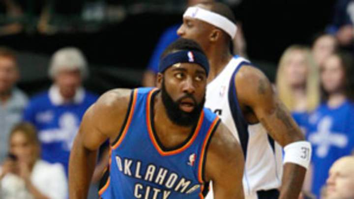 Thunder make all the right moves to hold off Mavericks in Game 2