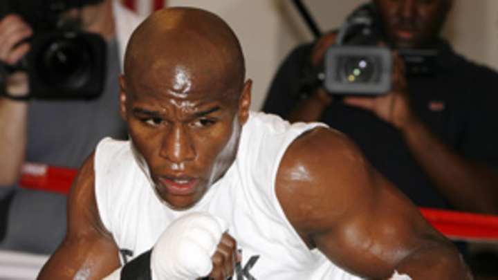 Mayweather continues history of ducking opponents