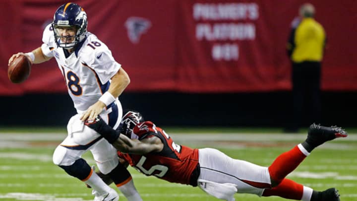 Peyton Manning endures tough night thanks to a dangerous Falcons team