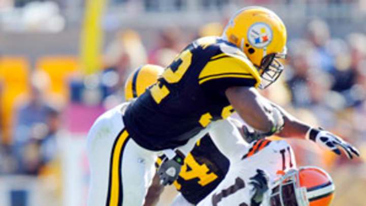 The NFL emphasis to crack down on head shots is hypocritical The NFL emphasis to crack down on head shots is hypocritical