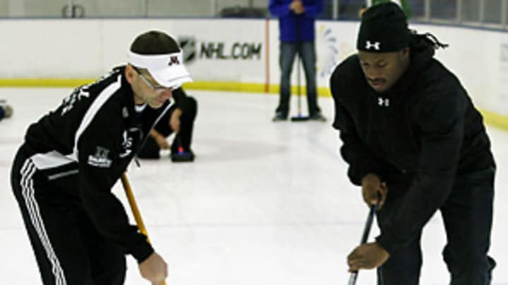 Curling finds an unlikely fan in 49ers tight end Vernon Davis