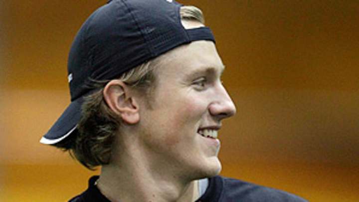 Gabbert turns heads during well attended pro day at Missouri
