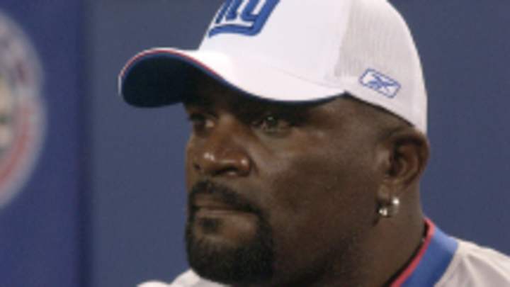 Lawrence Taylor auctions Super Bowl ring for $230k, Charlie Sheen denies buying it