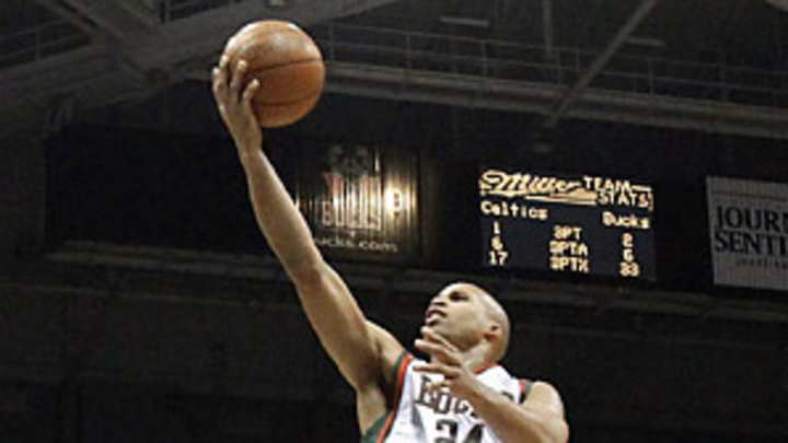 Spurs take big stride back toward top of West by acquiring Jefferson Spurs take big stride back toward top of West by acquiring Jefferson